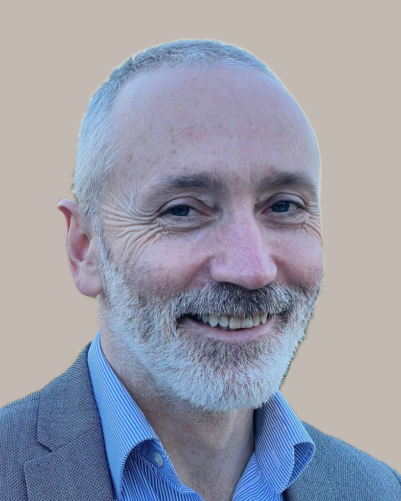 Headshot of Louis Kinsella